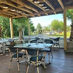 The Originals Boutique, Lakeside, Biscarrosse , 호텔